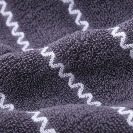 Lot serviette de bain, ensemble de deux pièces, aux motifs géométriques, blanc, marron, beige ou gris durable