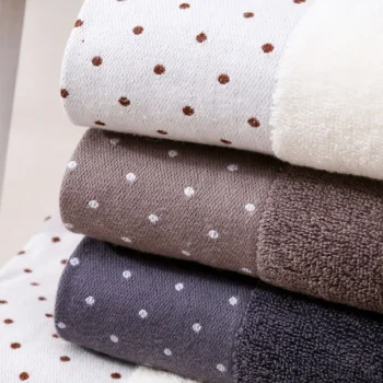 Lot serviette de bain, ensemble de deux pièces, blanc, marron, beige ou gris deux tailles